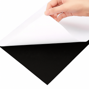 Filc samoprzylepny czarny A4 na nogi krzeseł mebli, zabezpieczania, wygłuszania, wytłumiania, dekoracji, z klejem 21x29,7 cm 4 mm 350 g/m²